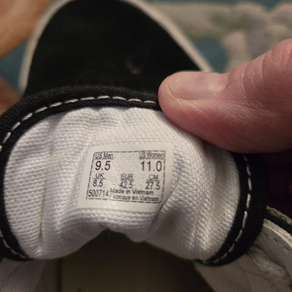 Vans Black and White Sneakers Classic Skate Style size mens 9.5 women's 11 - Picture 7 of 7